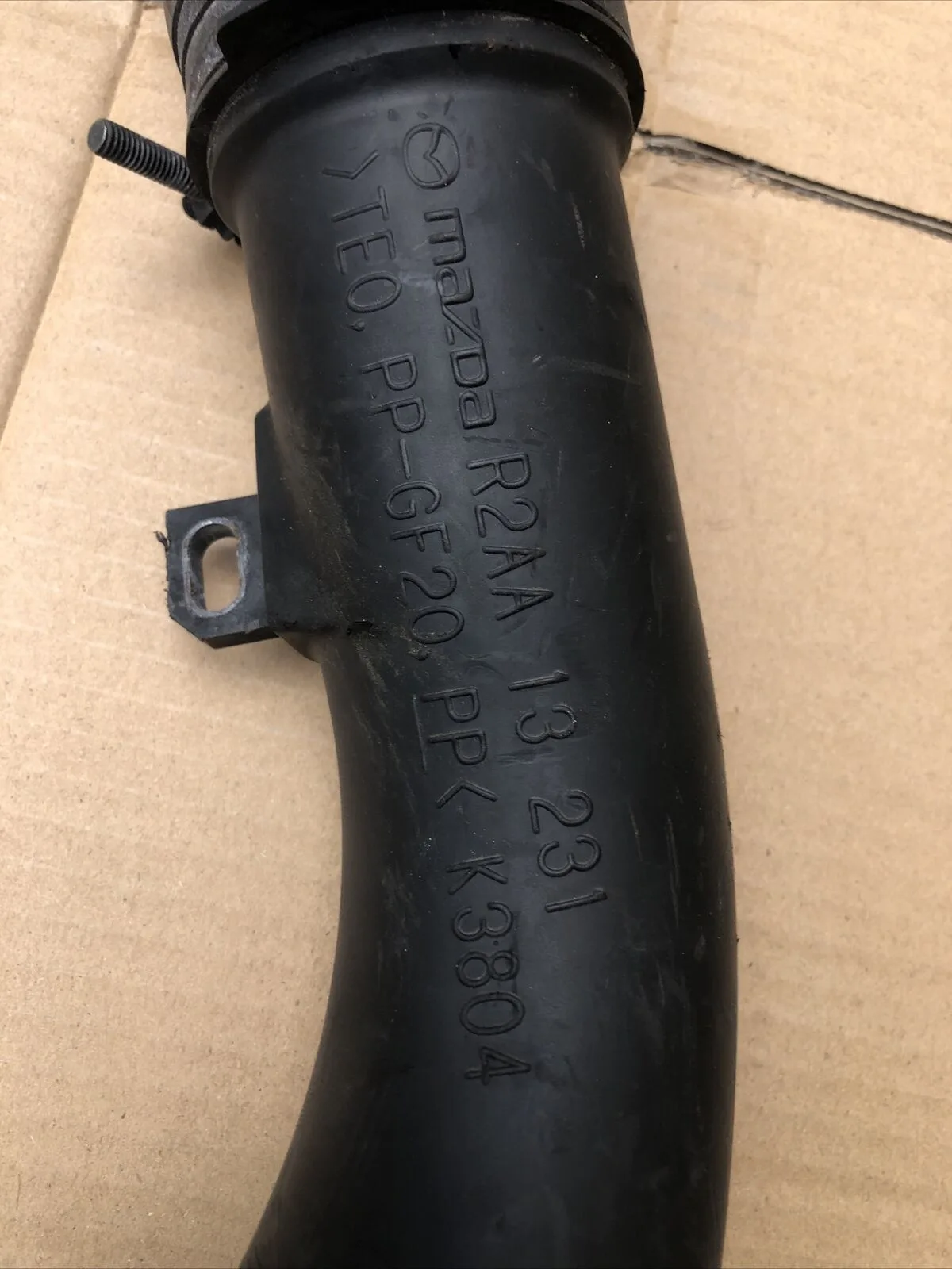 MAZDA 6 MK2 DIESEL AIR INTAKE HOSE PIPE GENUINE PART NUMBER R2AA13231 - Image 6