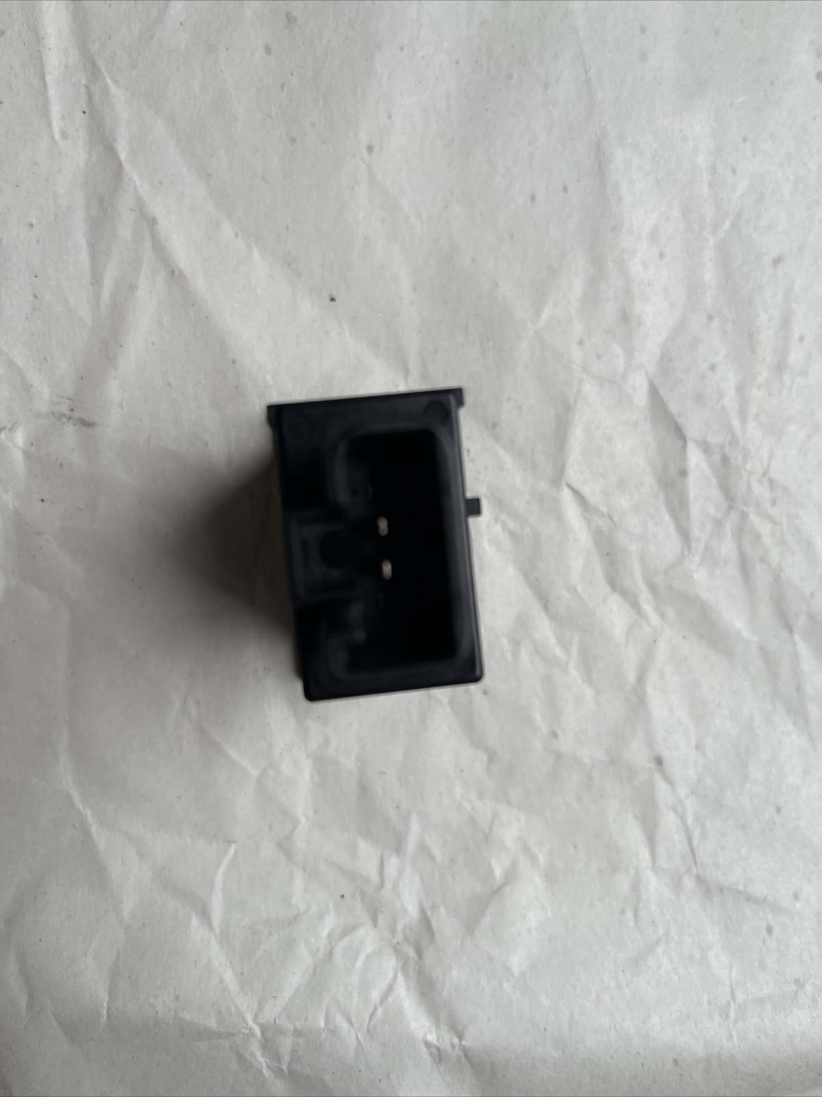 TOYOTA AVENSIS T25 2006-2008 DIESEL FUEL CAP RELEASE SWITCH 156795 - Image 6