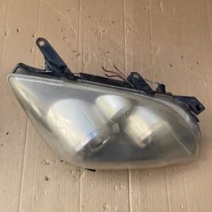 TOYOTA AVENSIS T25_ 06-08 RIGHT DRIVER SIDE FRONT HEADLIGHT HEADLAMP 9922680008
