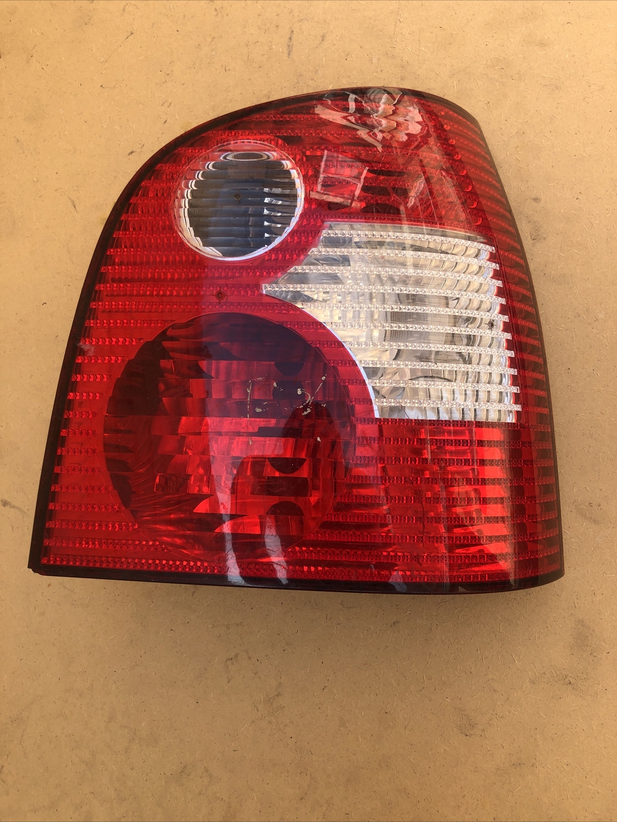 VW VOLKSWAGEN POLO RIGHT SIDE DRIVER REAR TAIL LIGHTS 6Q6945112A 6Q6945096B - Image 2