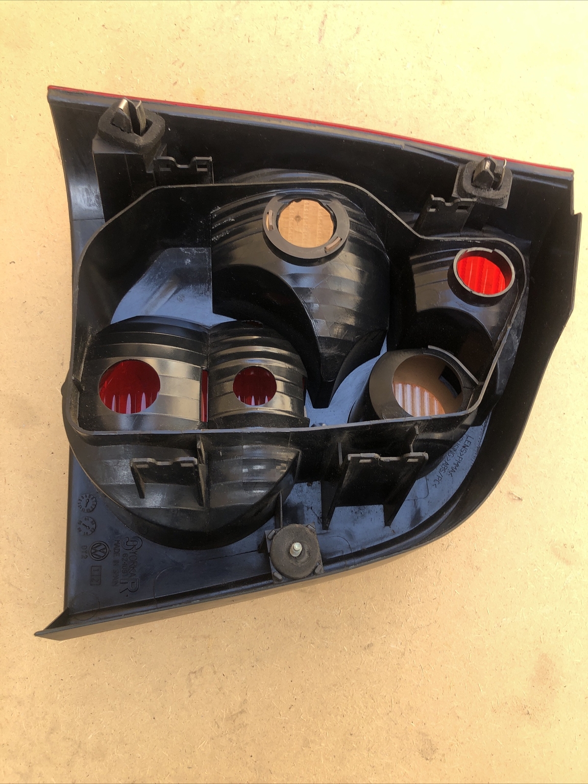 VW VOLKSWAGEN POLO RIGHT SIDE DRIVER REAR TAIL LIGHTS 6Q6945112A 6Q6945096B - Image 5
