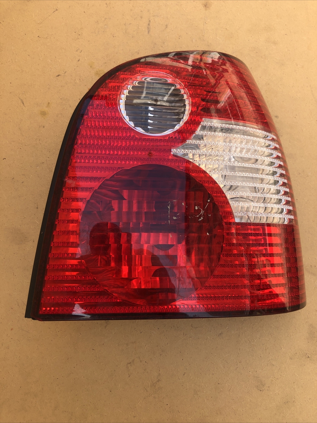 VW VOLKSWAGEN POLO RIGHT SIDE DRIVER REAR TAIL LIGHTS 6Q6945112A 6Q6945096B