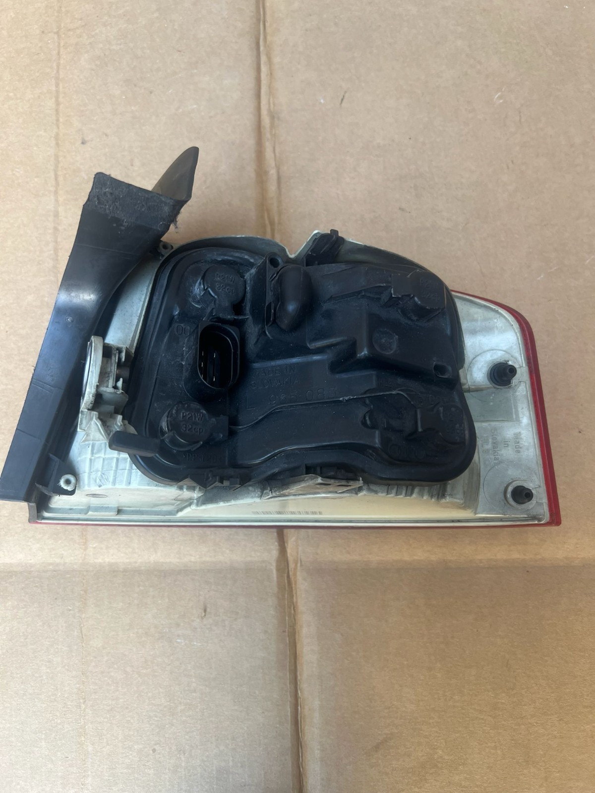 AUDI A4 2006 LEFT PASSENGER SIDE REAR TAIL LIGHT 96503701 L965069 965083 - Image 6