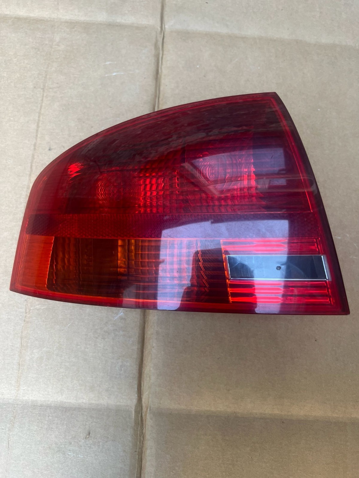 AUDI A4 2006 LEFT PASSENGER SIDE REAR TAIL LIGHT 96503701 L965069 965083