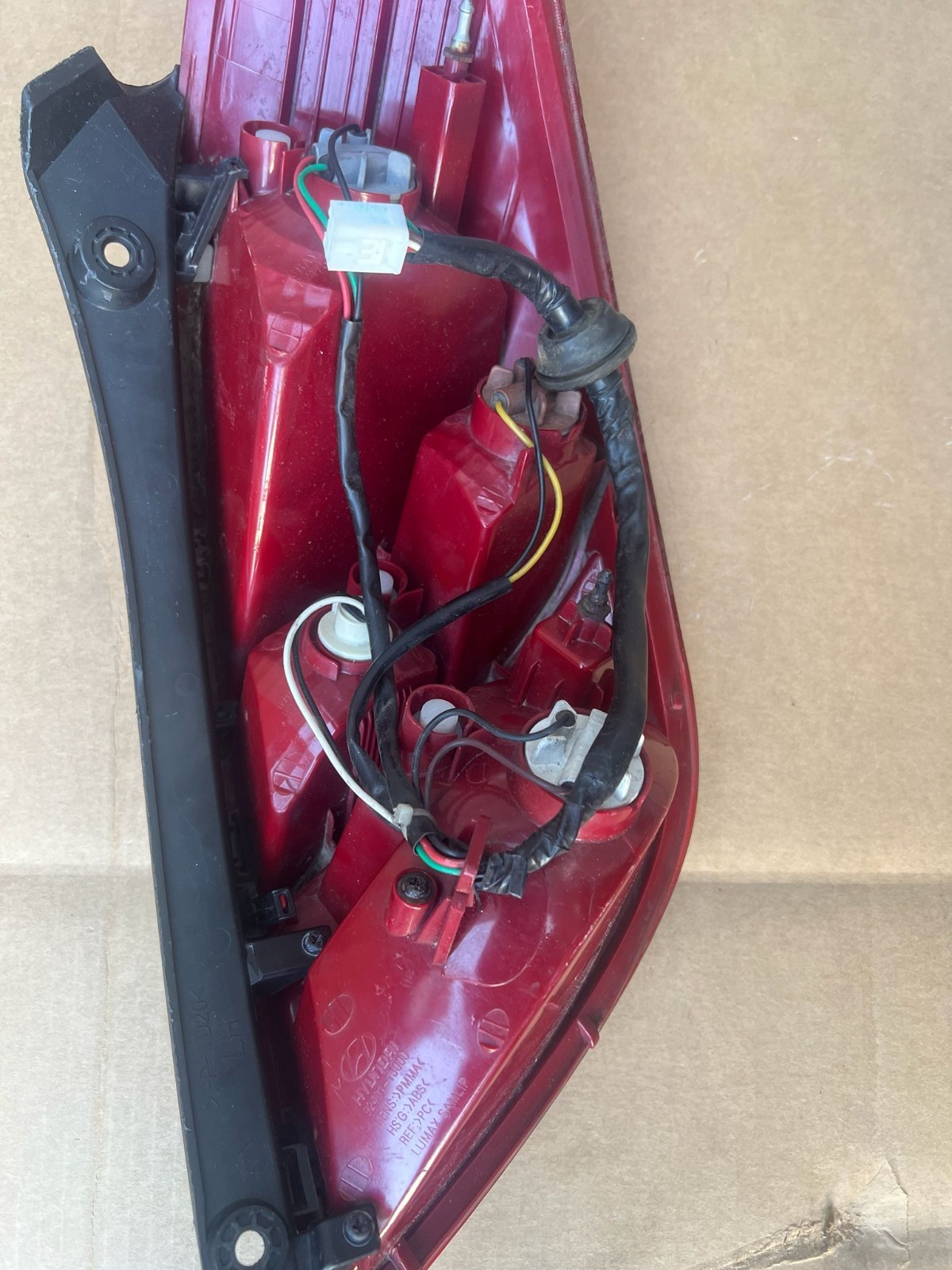 HYUNDAI I20 2009 LEFT PASSENGER SIDE TAIL LIGHT 924011J000 - Image 4