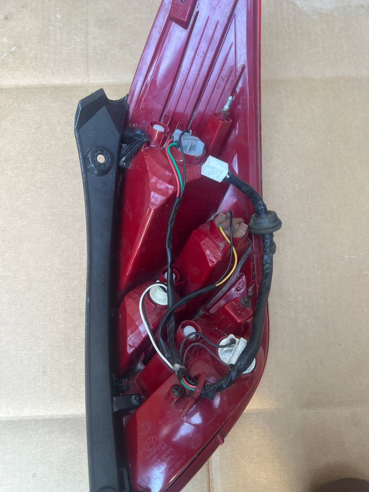 HYUNDAI I20 2009 LEFT PASSENGER SIDE TAIL LIGHT 924011J000 - Image 8