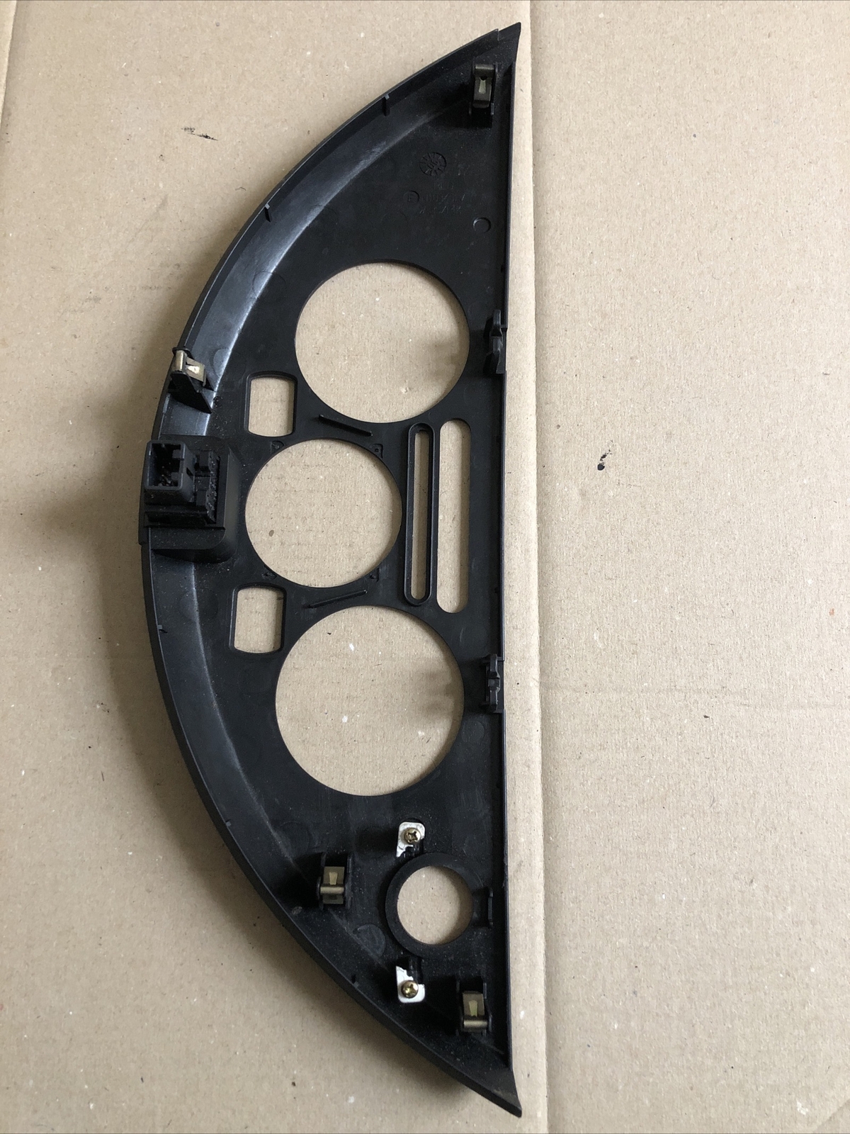 NISSAN NOTE E11 CENTER DASH SURROUND TRIM WITH HAZARD SWITCH N103451V - Image 6