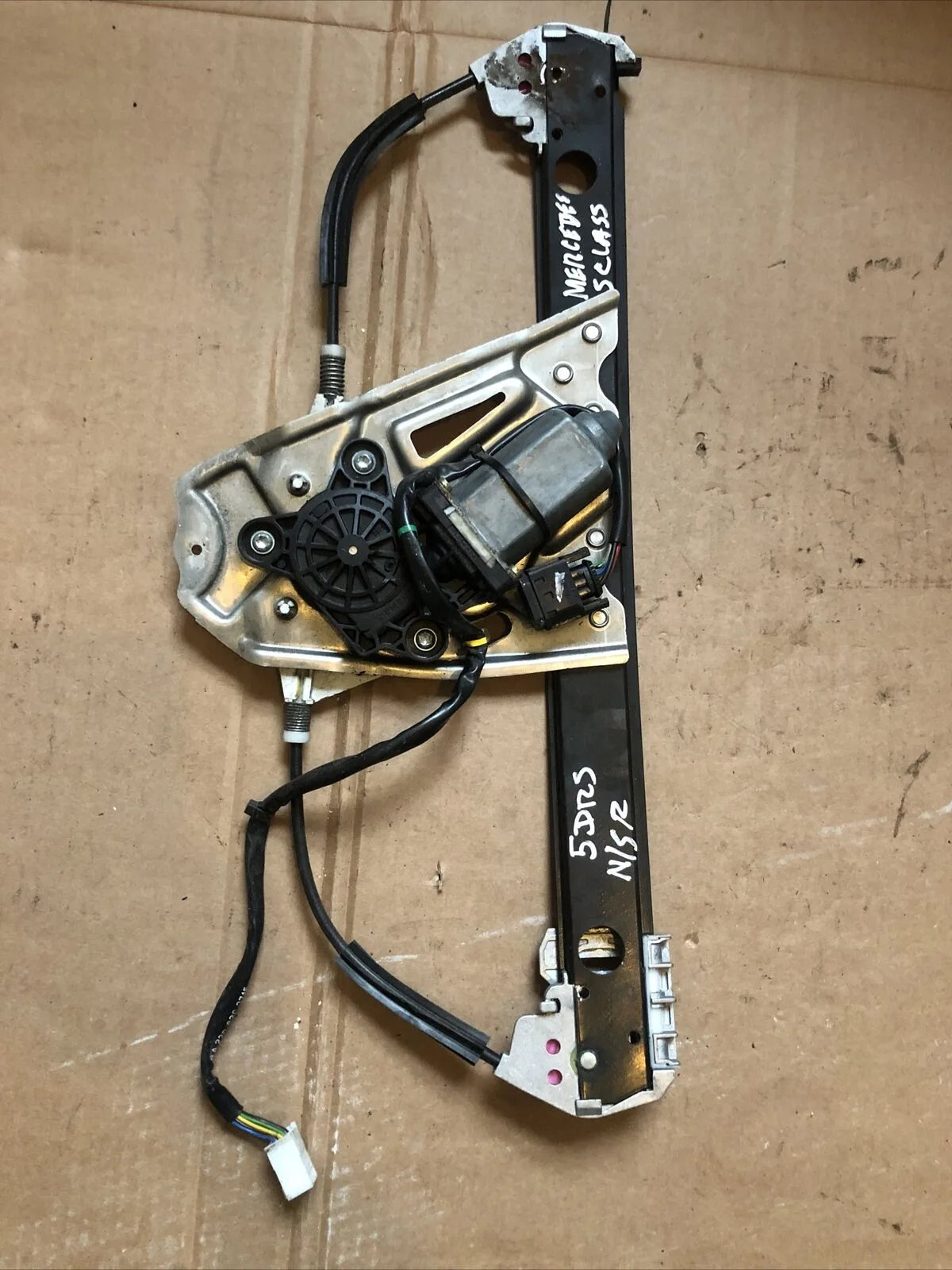 MERCEDES W220 S-CLASS 99-05 NEAR SIDE REAR WINDOW MOTOR & REGULATOR A2207300346