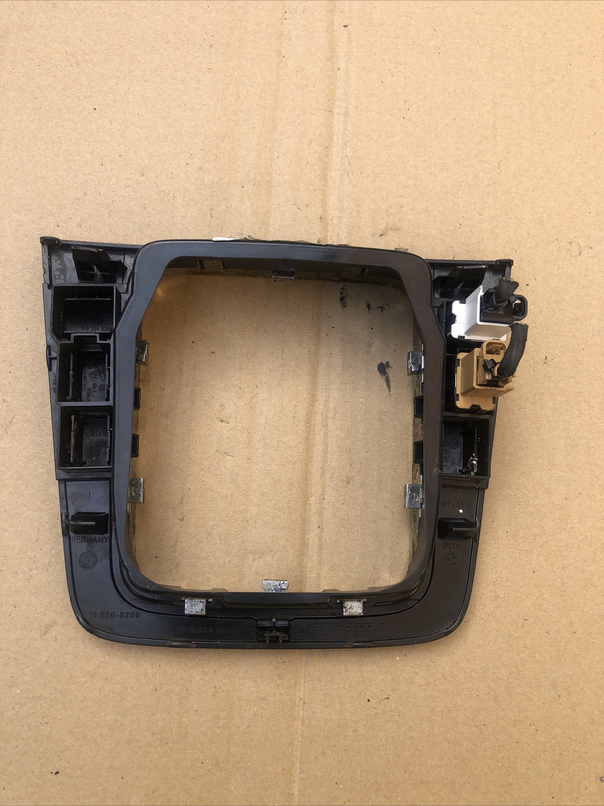 VOLKSWAGEN PASSAT B6 2005-2010 GEAR SHIFTER SURROUND TRIM 3C0864263G - Image 5