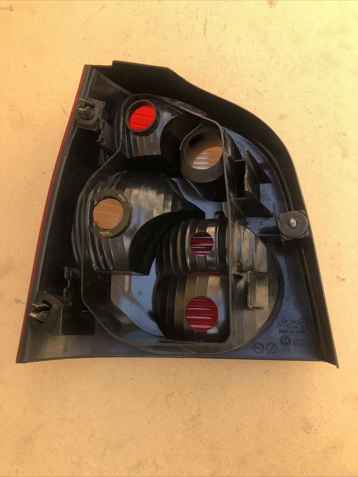 VW VOLKSWAGEN POLO RIGHT SIDE DRIVER REAR TAIL LIGHTS OEM 6Q6945112A 6Q6945096B - Image 4