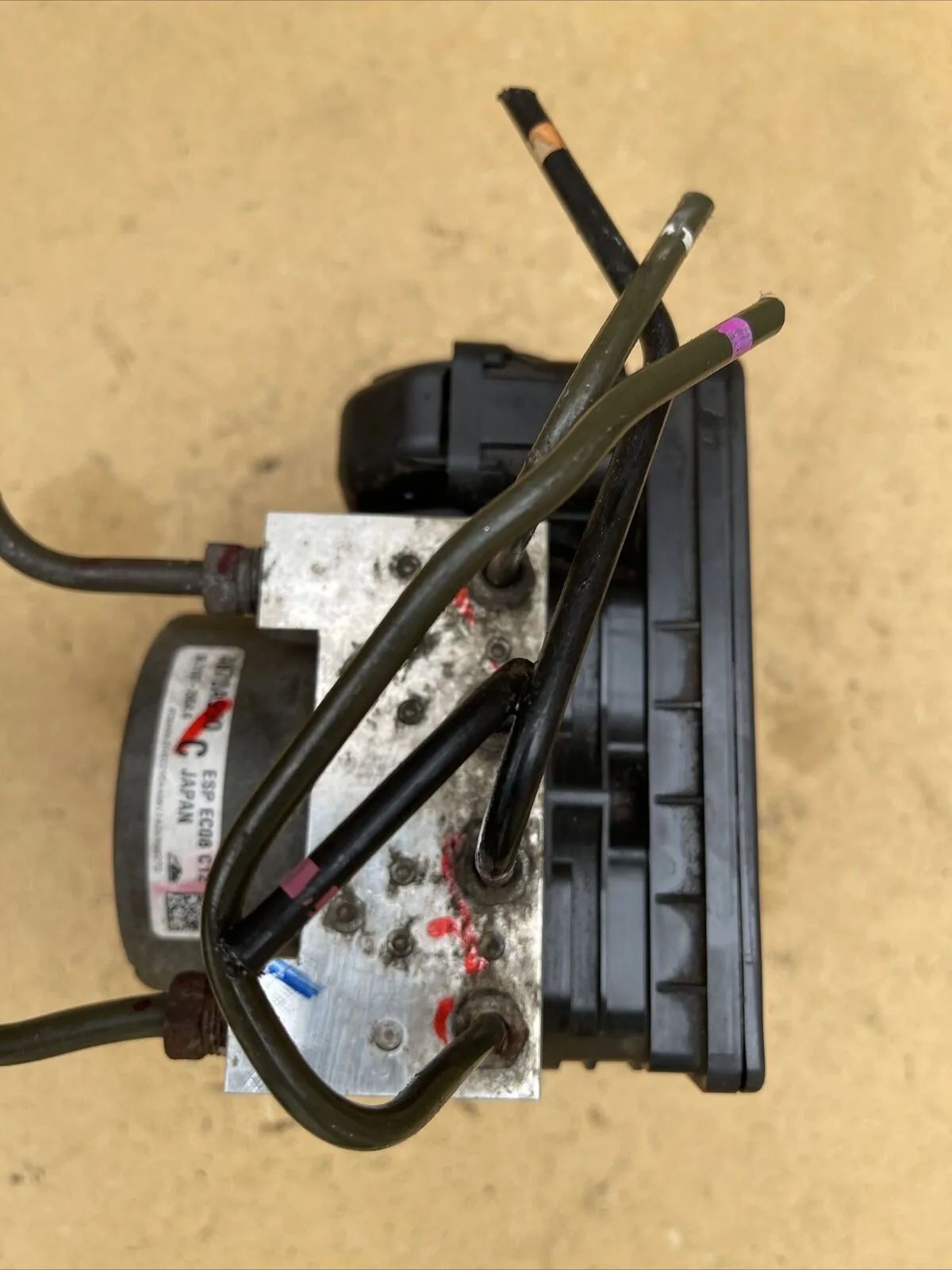 MITSUBISHI OUTLANDER MK3 2012 2015 ABS PUMP CONTROL MODULE UNIT 4670A990 - Image 3