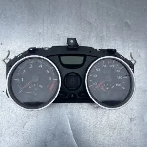 RENAULT MEGANE SPEEDOMETER INSTRUMENT CLUSTER 8200702528 4AKB006513 35110419