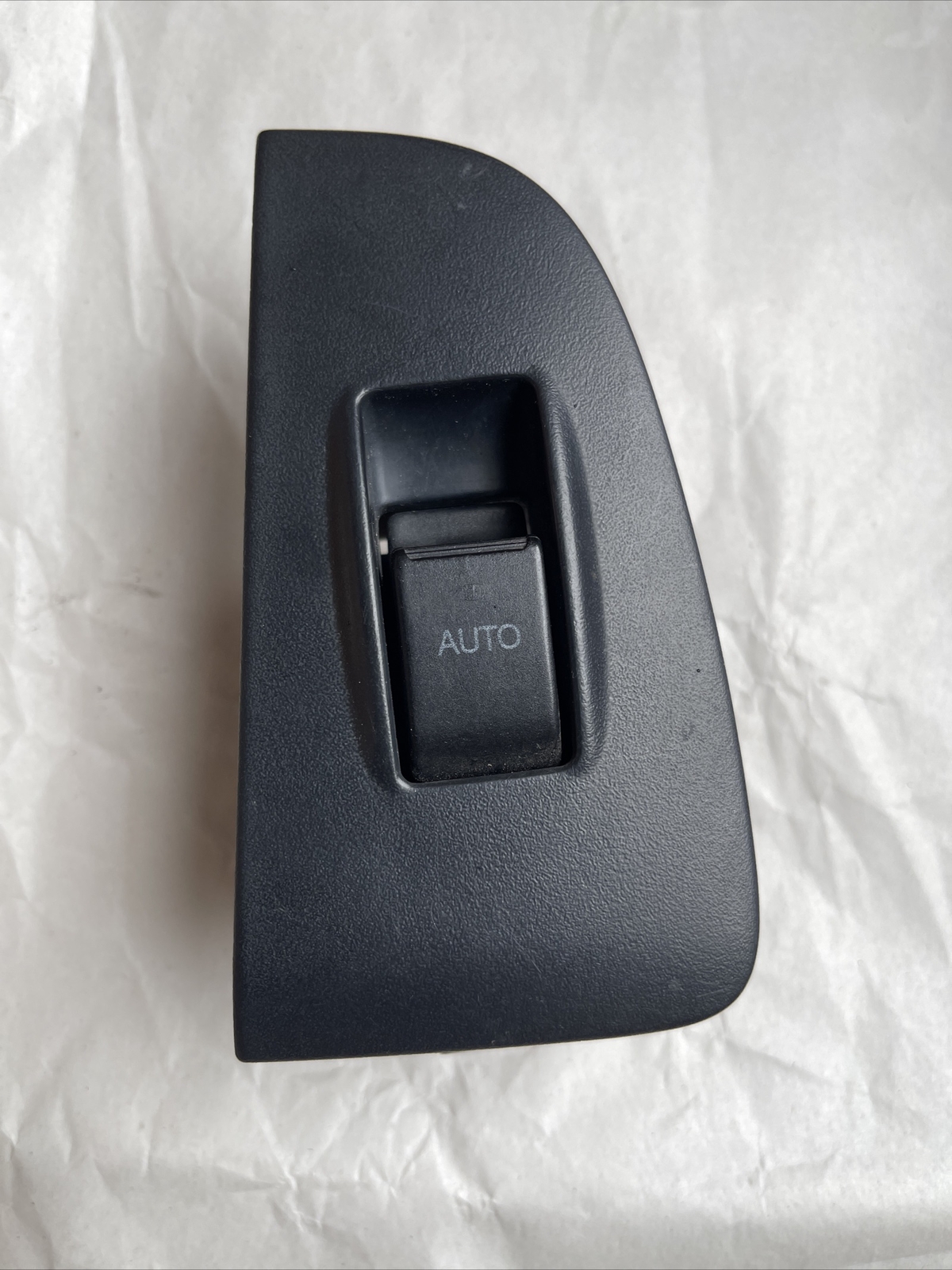 TOYOTA AVENSIS T25 2003-2008 LEFT SIDE FRONT WINDOW CONTROL SWITCH 7423205160