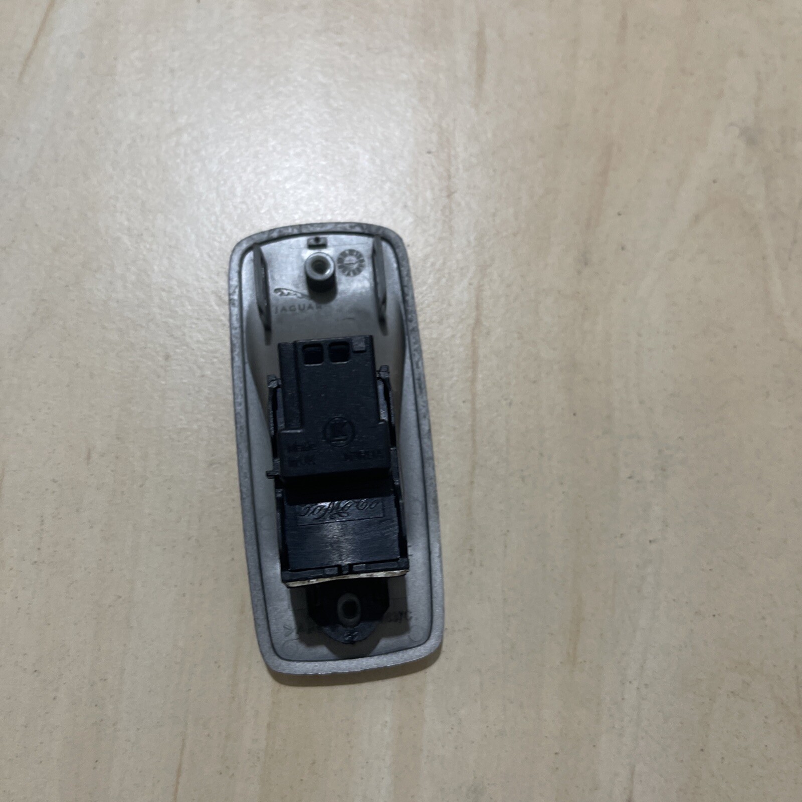 JAGUAR XF 07-15 REAR LEFT OR RIGHT ELECTRIC WINDOW CONTROL SWITCH 8X2314717AB - Image 4