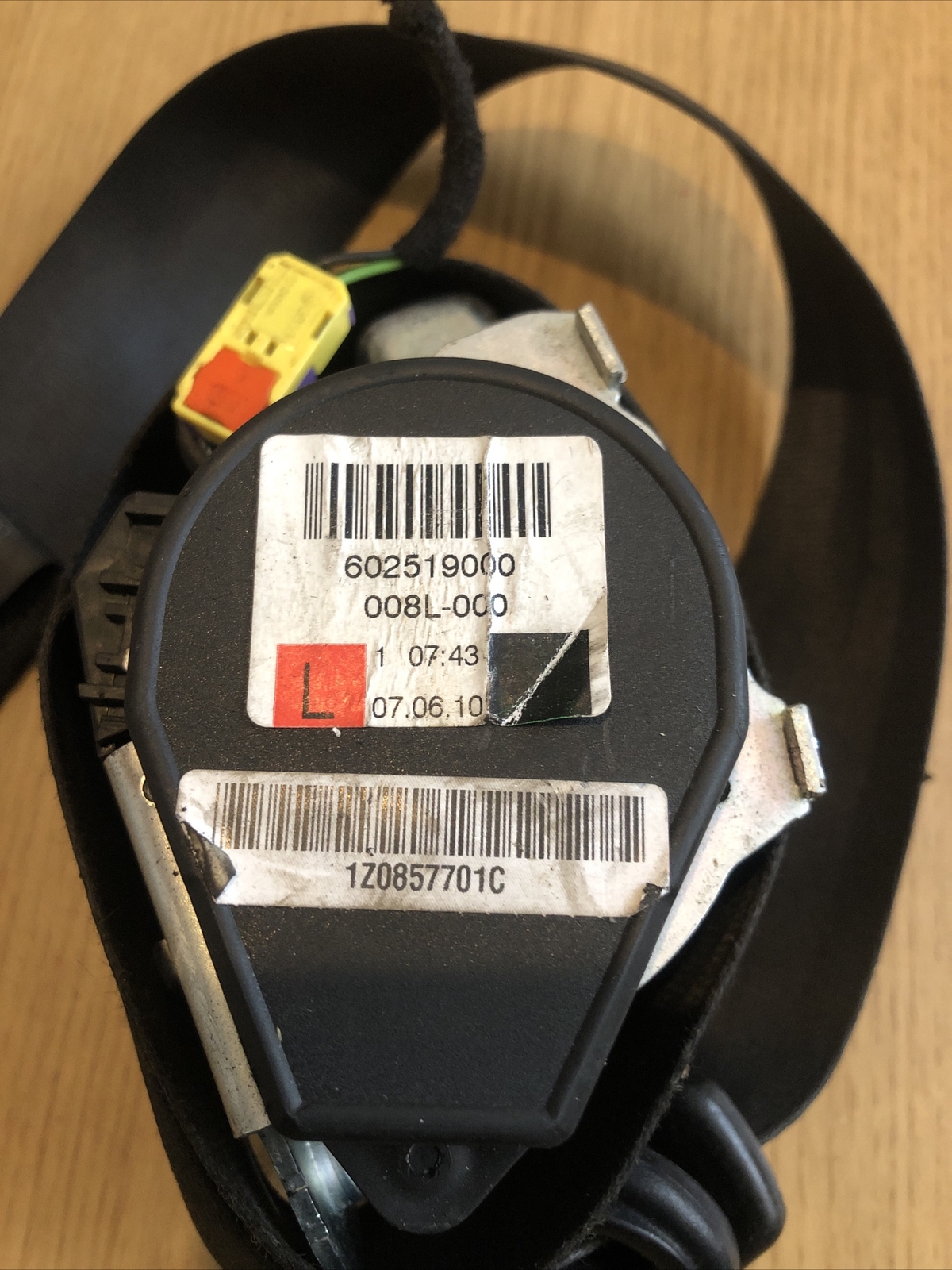 SKODA OCTAVIA MK2 2004-2013 FRONT PASSENGER SIDE SEAT BELT 1Z0857701C - Image 2
