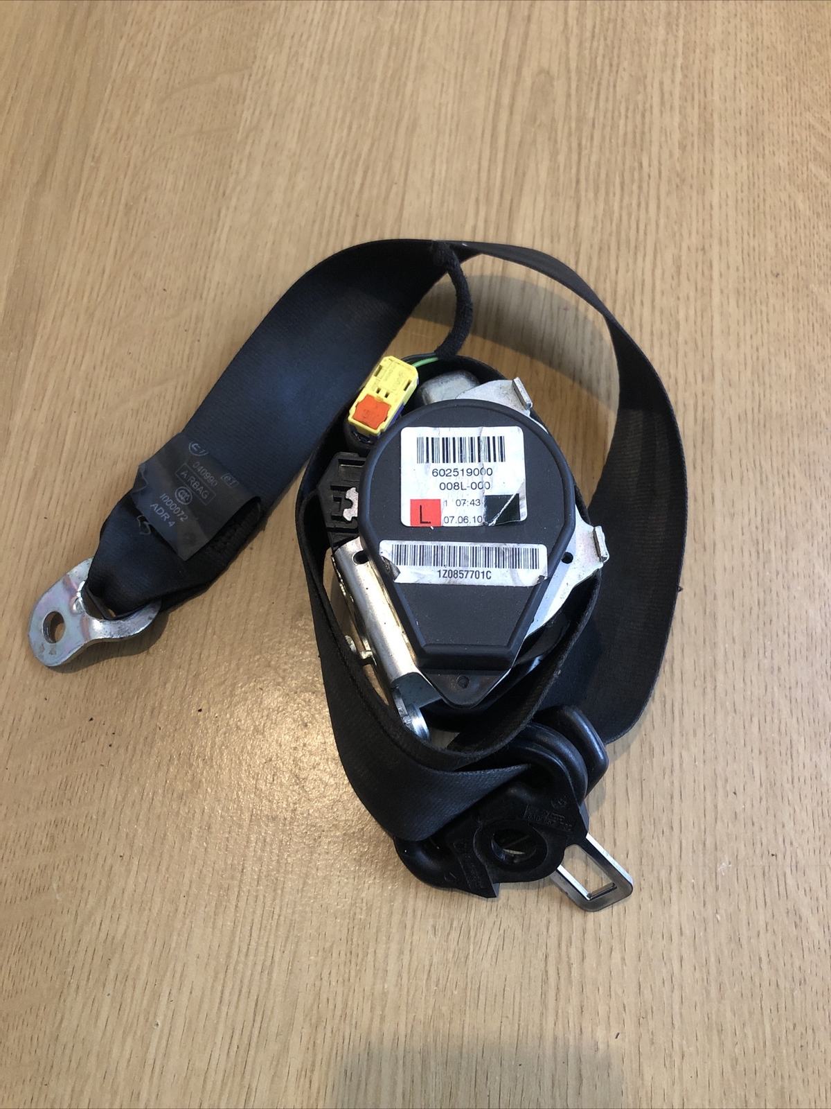 SKODA OCTAVIA MK2 2004-2013 FRONT PASSENGER SIDE SEAT BELT 1Z0857701C