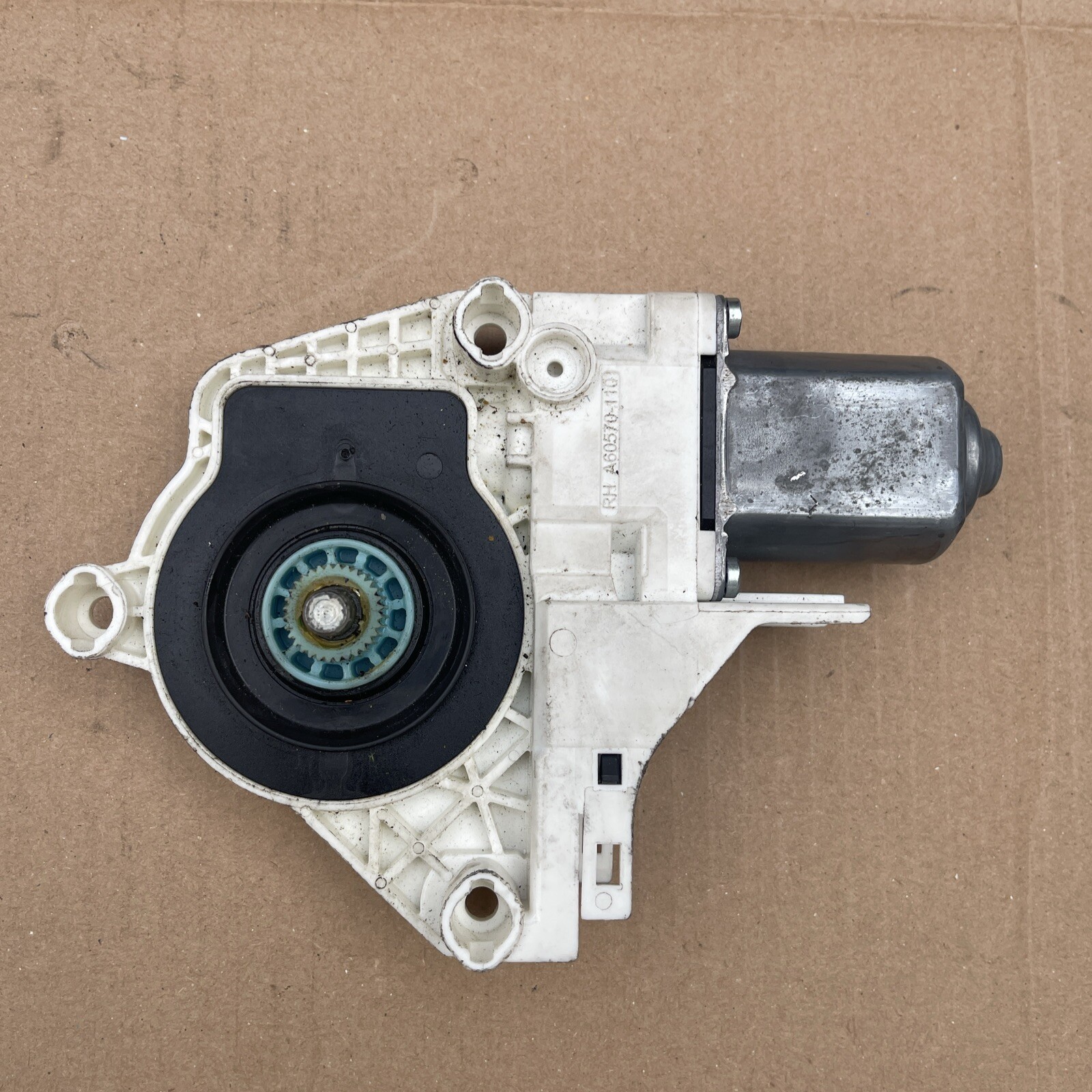 AUDI A1 A4 A5 A7 Q3 Q5 REAR LEFT WINDOW REGULATOR MOTOR A60570110 8K0959811A - Image 2