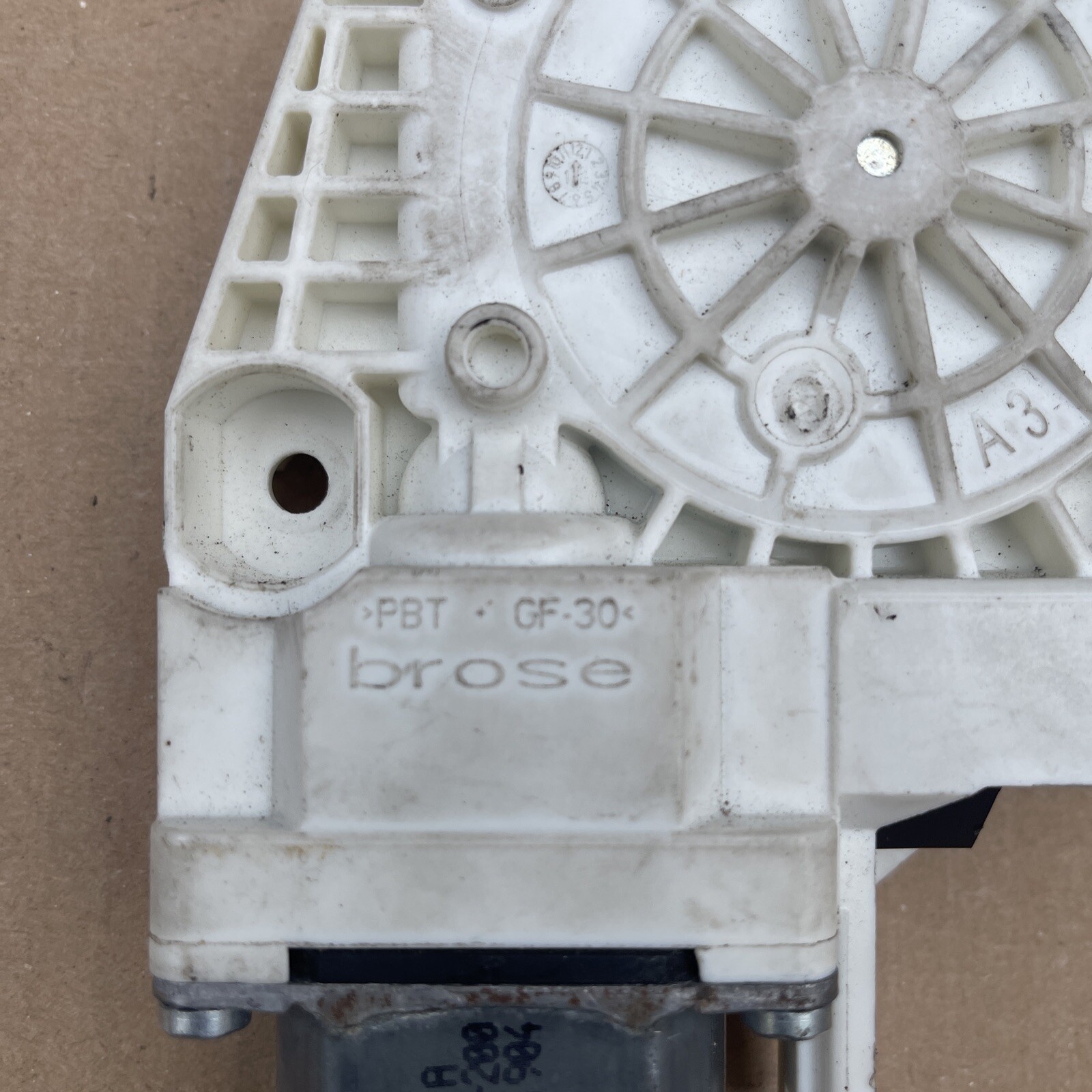 AUDI A1 A4 A5 A7 Q3 Q5 REAR LEFT WINDOW REGULATOR MOTOR A60570110 8K0959811A - Image 5