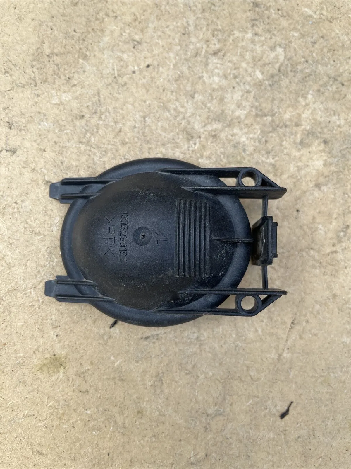 MERCEDES-BENZ A W169 HEADLIGHT HEADLAMP DUST CAP COVER LID 1305239192 - Image 2