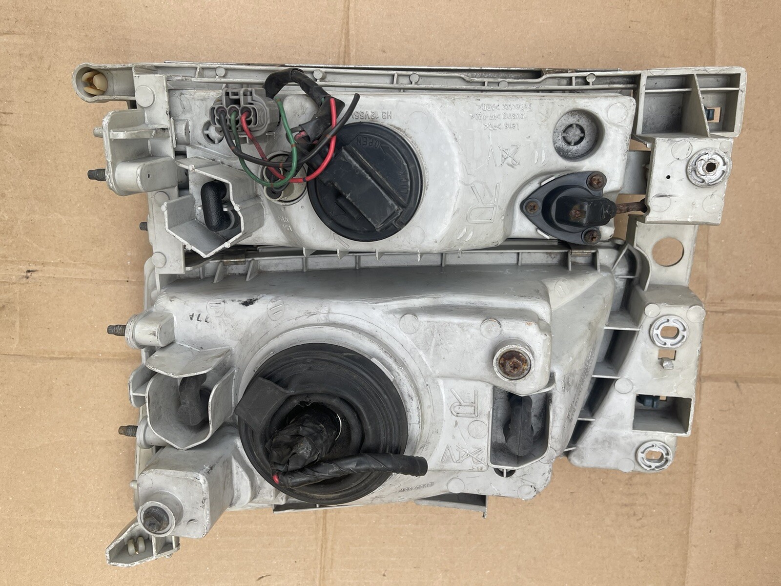 NISSAN ELGRAND 1997-2002 RIGHT SIDE DRIVER HEADLIGHT HEADLAMP 11024726 11424726 - Image 4
