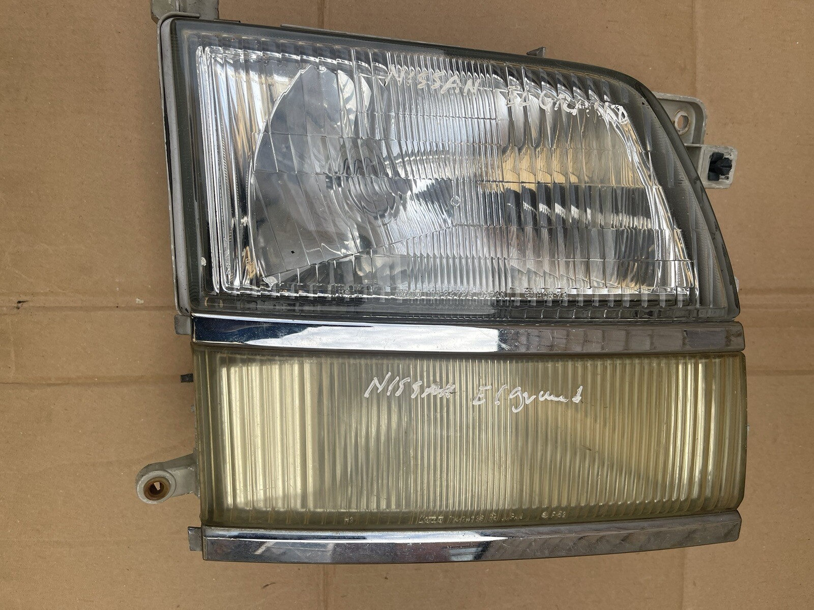 NISSAN ELGRAND 1997-2002 RIGHT SIDE DRIVER HEADLIGHT HEADLAMP 11024726 11424726