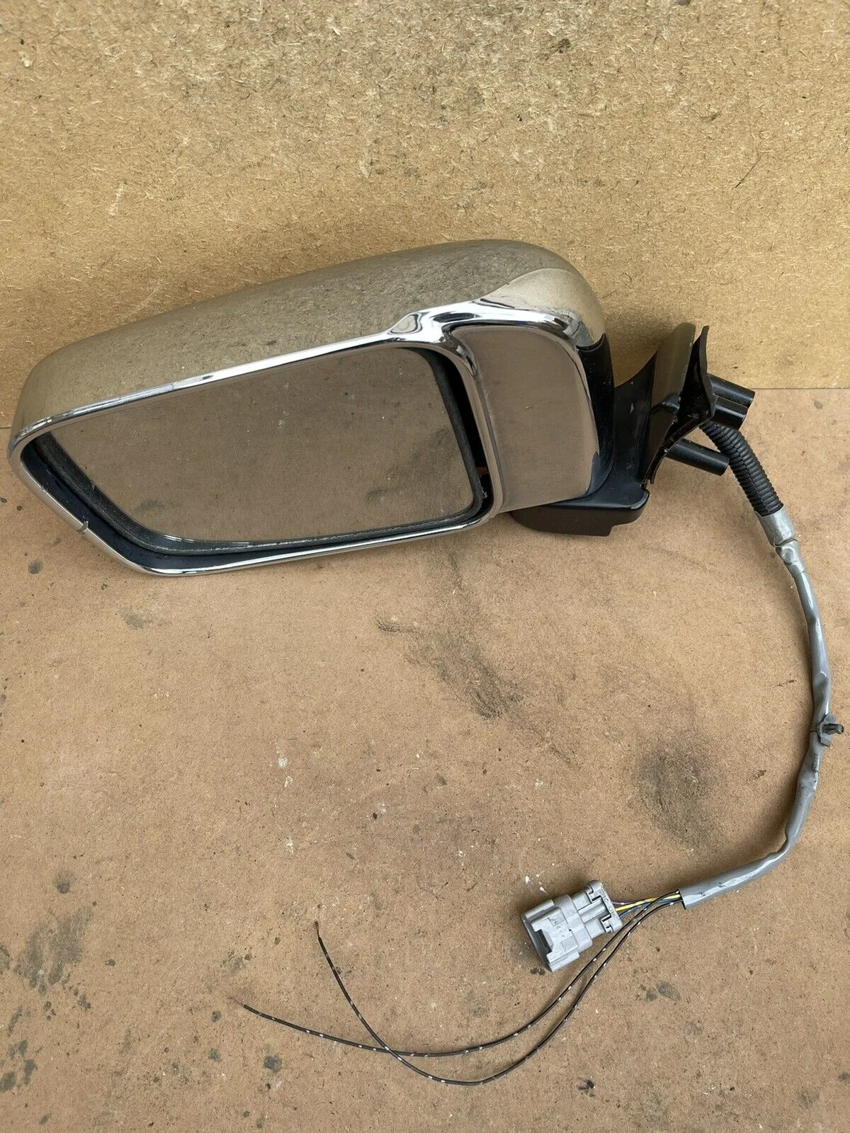 NISSAN NAVARO LEFT PASSENGER SIDE DOOR ELECTRIC WING MIRROR E4012089