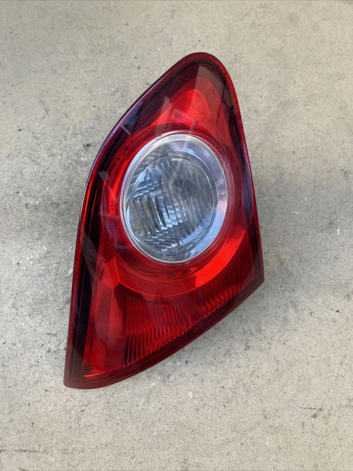 NISSAN QASHQAI 07-13 LEFT PASSENGER SIDE REAR TAIL LIGHT 89071063 26555JD800