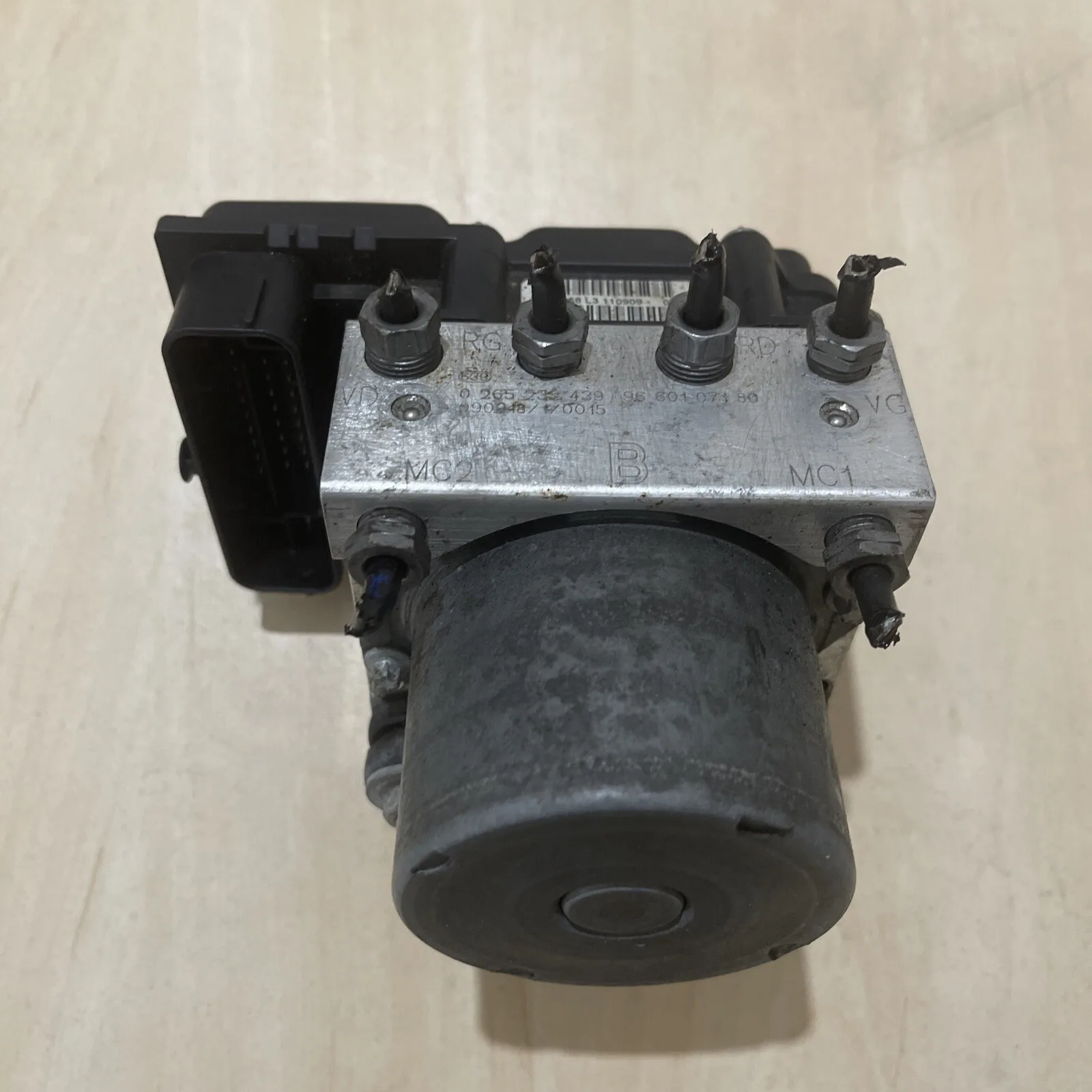 PEUGEOT 308 PEUGEOT PARTNER ABS PUMP CONTROL MODULE UNIT 0265232439 0265800884 - Image 4