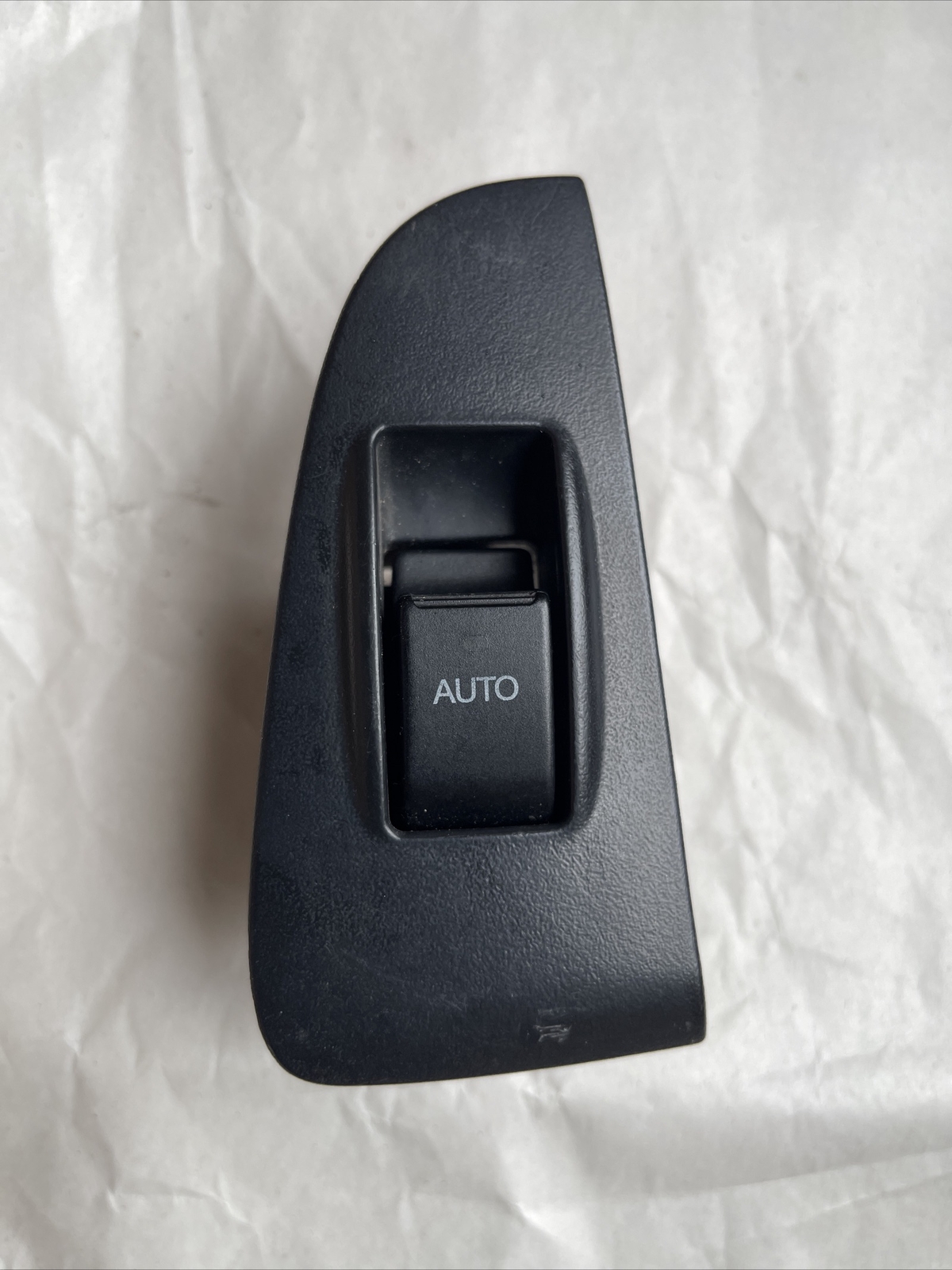 TOYOTA AVENSIS T25 2003-2008 RIGHT SIDE REAR WINDOW CONTROL SWITCH 7427105020