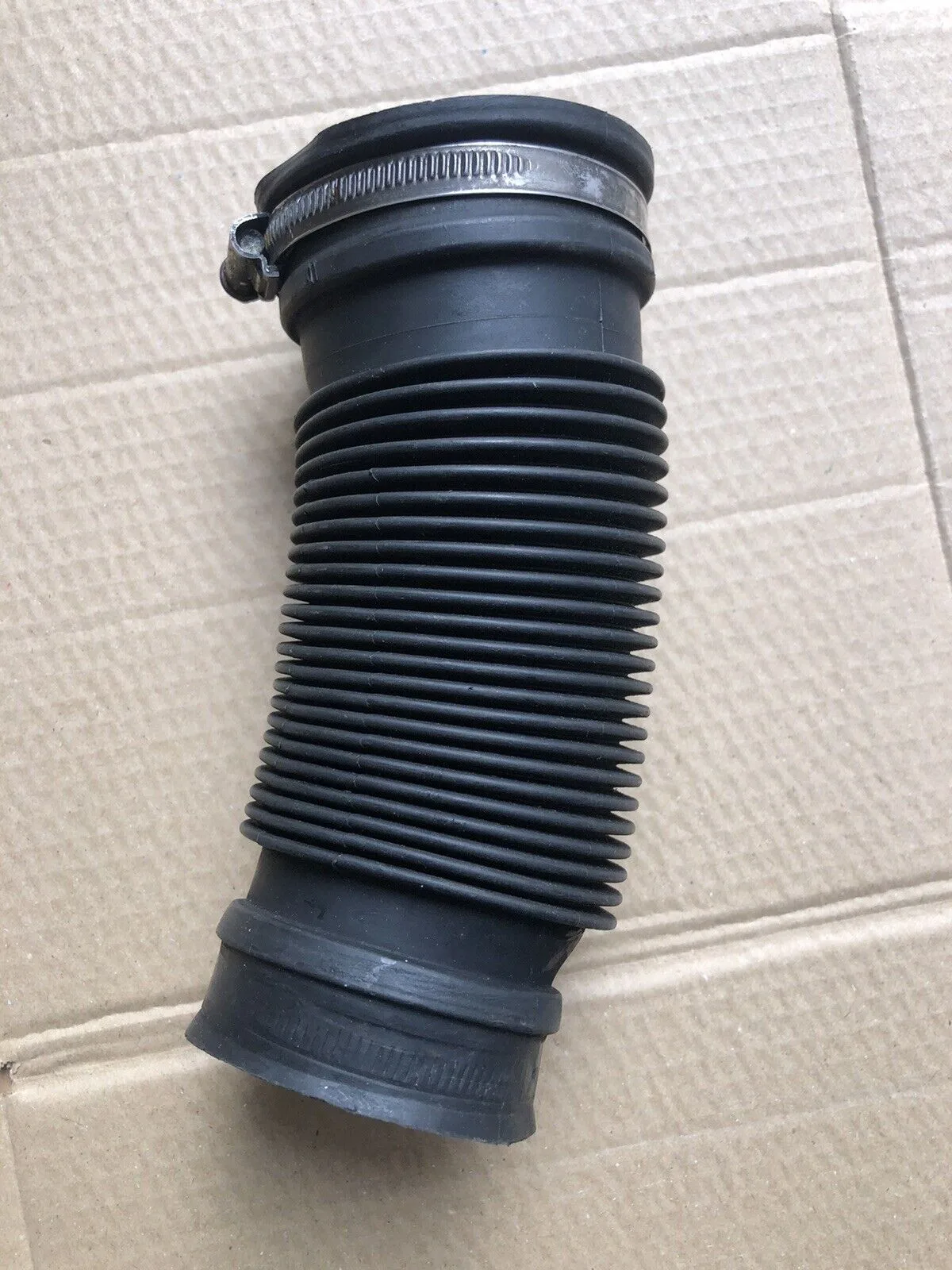 GENUINE VAUXHALL VECTRA SAAB 9-3 VER2 AIR INTAKE PIPE HOSE PART NUMBER 55354823 - Image 3