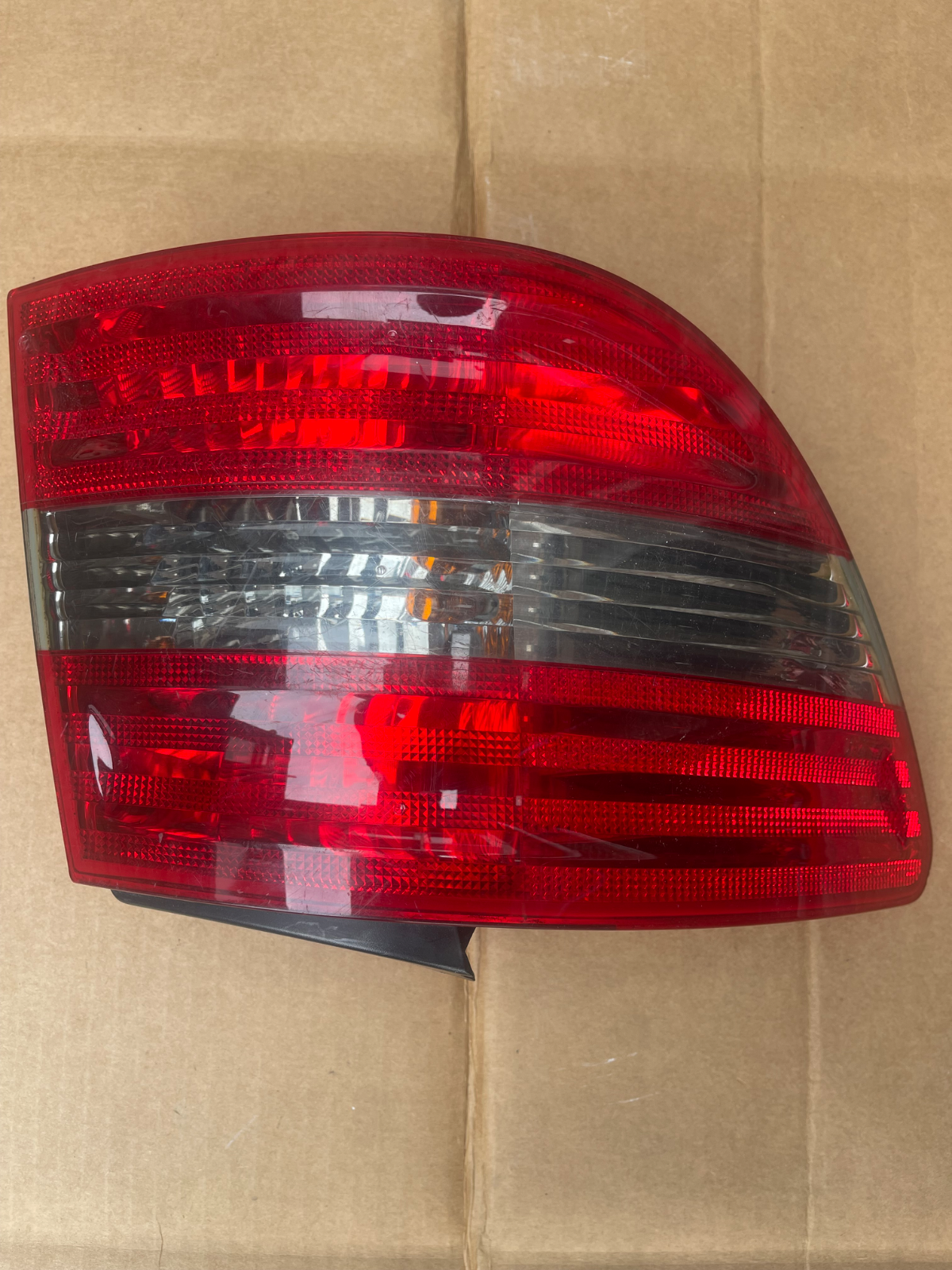 MERCEDES-BENZ B-CLASS W245 LEFT PASSENGERS SIDE TAILLIGHT 1698202564 A1698200377