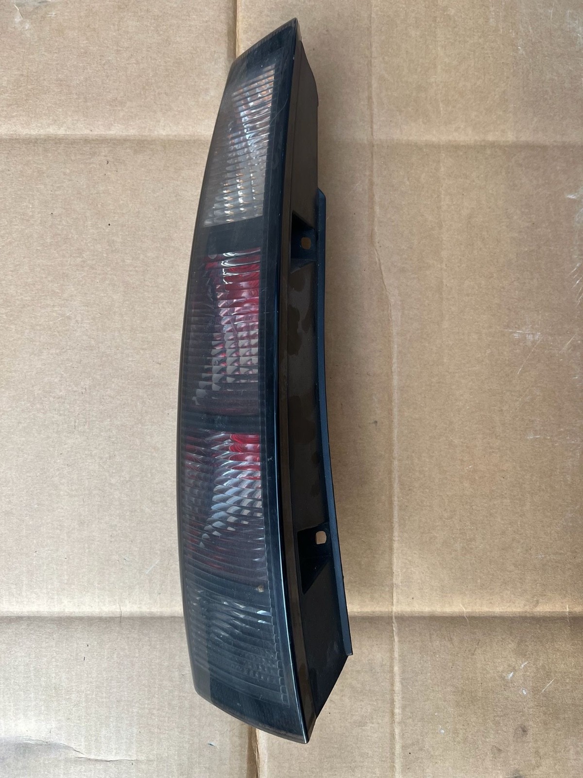 VAUXHALL MERIVA 2001-2006 LEFT PASSENGER SIDE REAR TAIL LIGHT 13196002 - Image 2