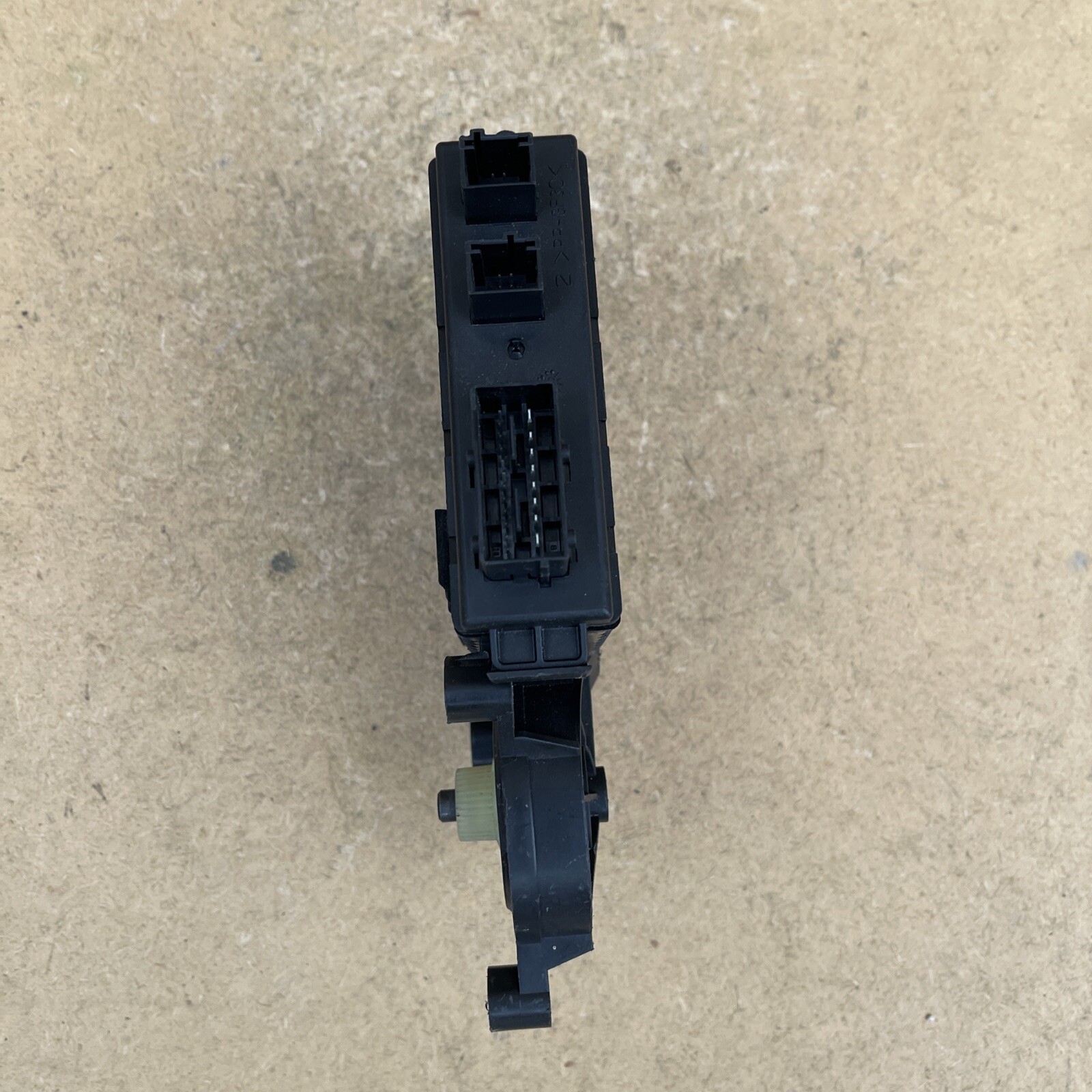 CITROEN C4 GRAND PICASSO FRONT LEFT PASSENGER WINDOW MOTOR REGULATOR 9654087880 - Image 4