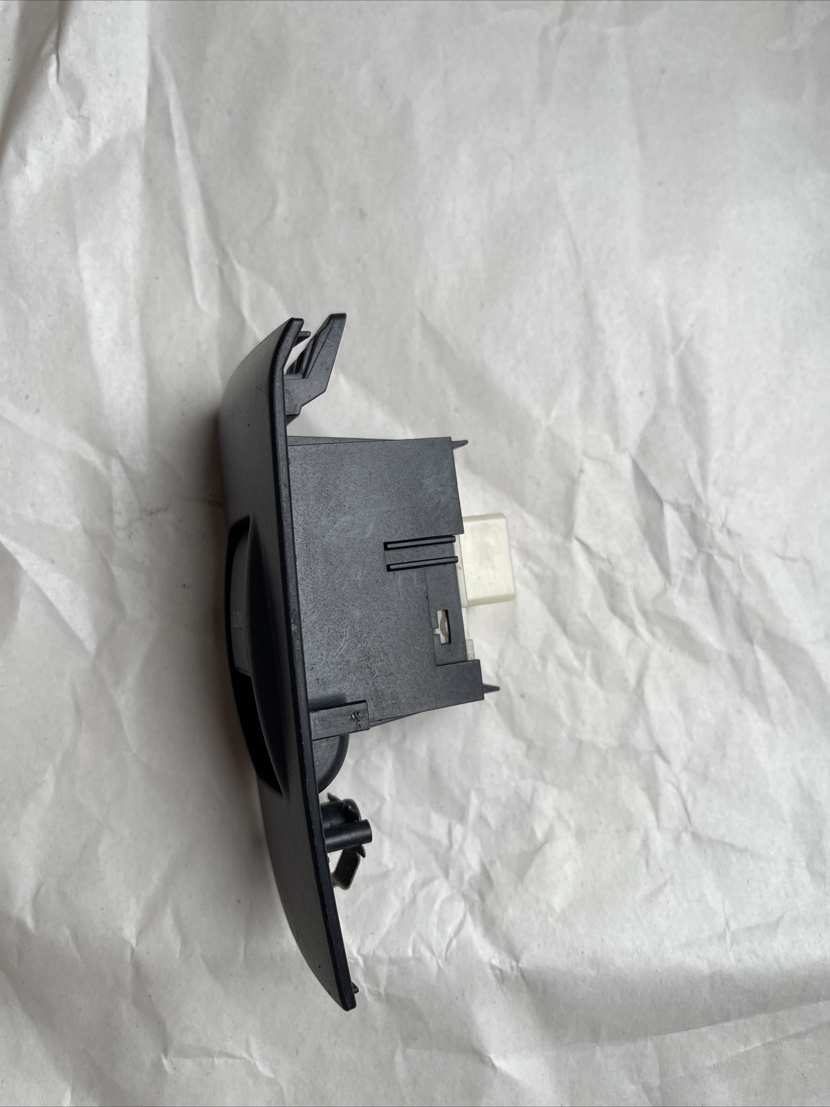 TOYOTA AVENSIS T25 2003-2008 LEFT SIDE REAR WINDOW CONTROL SWITCH 7427205020 - Image 3