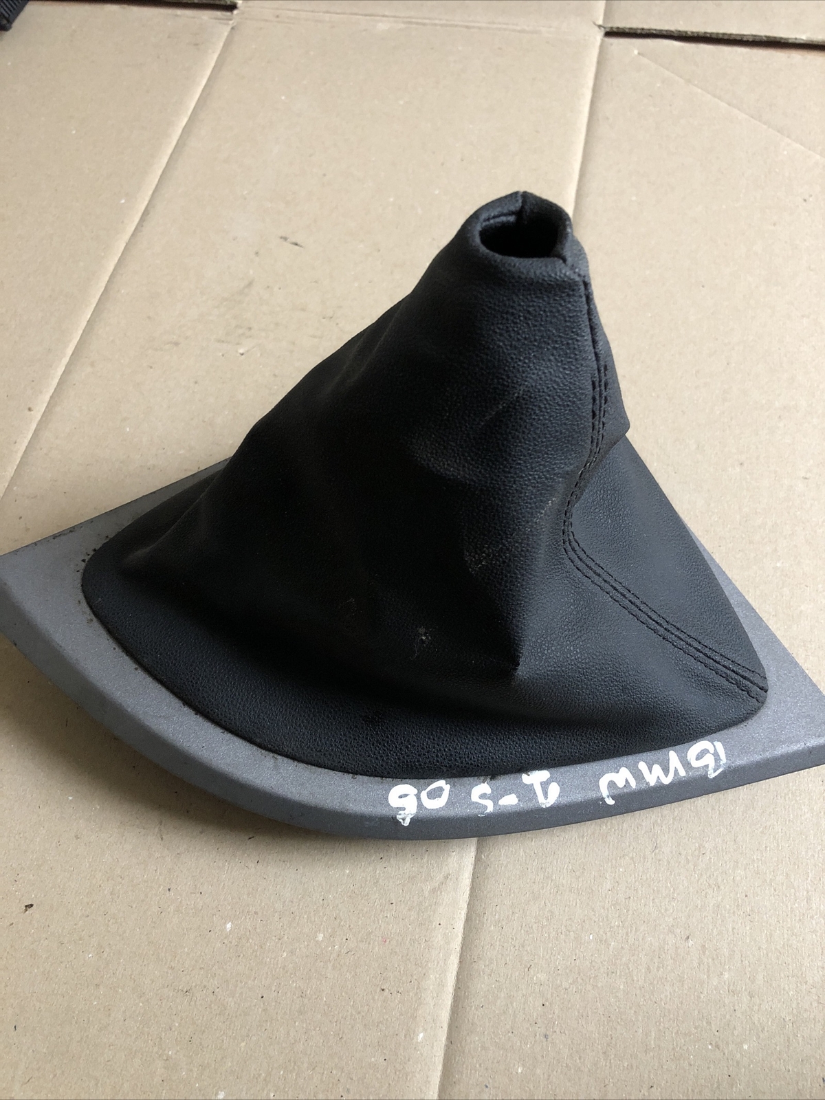 BMW 1 E81 E87 2005 GEAR SHIFTER SURROUND TRIM COVER 7129144 - Image 3