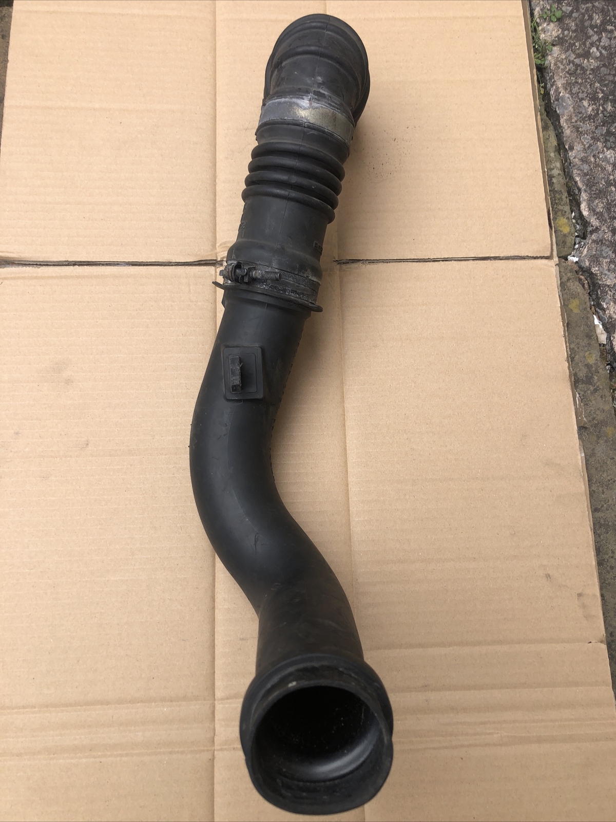 MAZDA 6 MK2 DIESEL AIR INTAKE HOSE PIPE R2AA13231 - Image 4