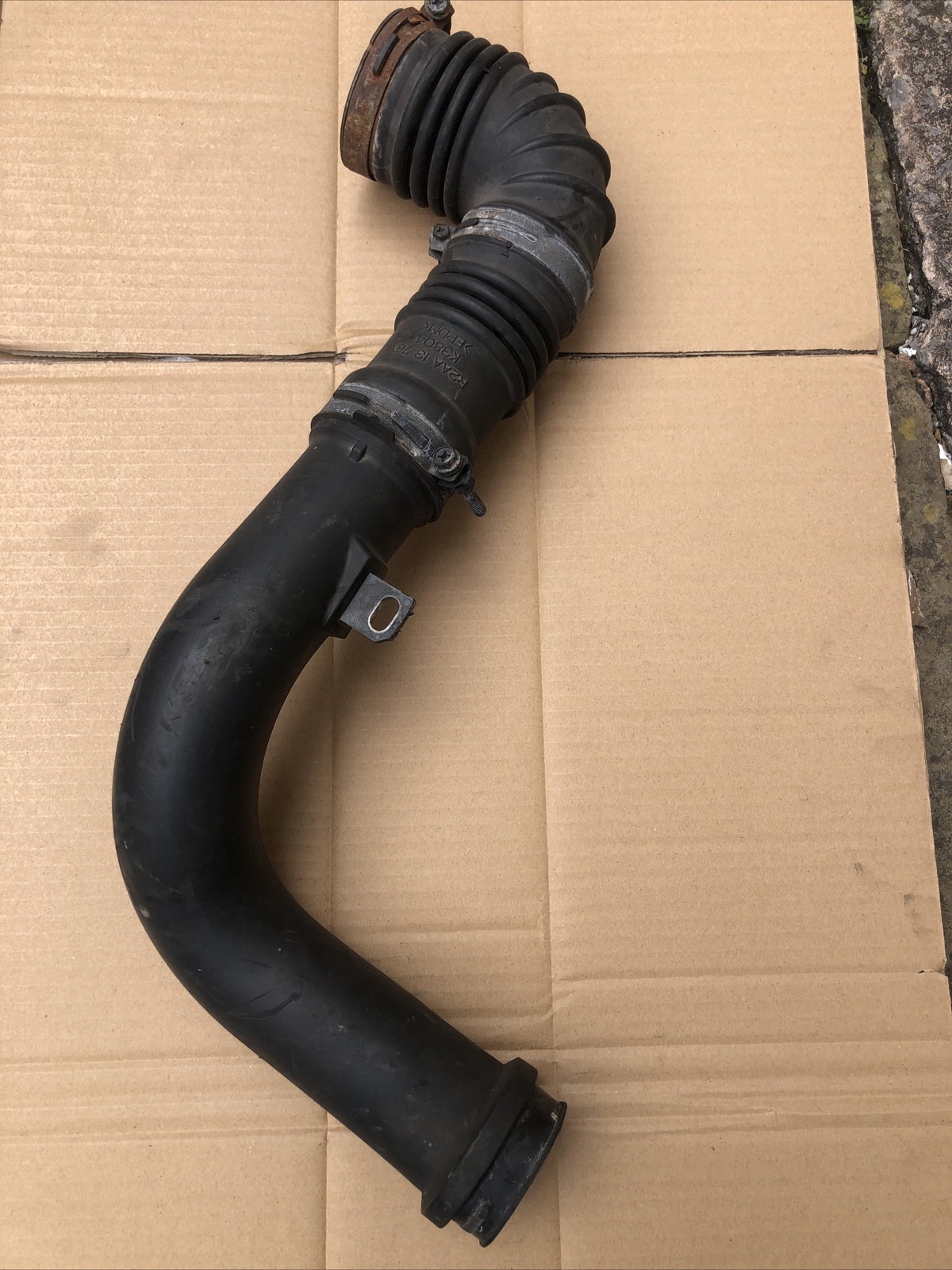 MAZDA 6 MK2 DIESEL AIR INTAKE HOSE PIPE R2AA13231