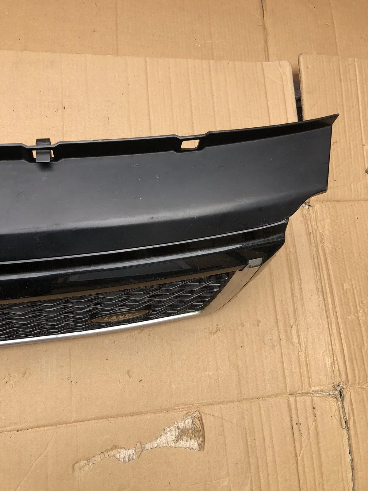 RANGE ROVER SPORT L320 2005-2009 FRONT BUMPER RADIATOR GRILLE DHB50044LEP - Image 5