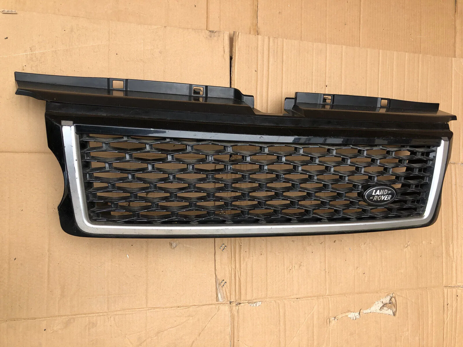 RANGE ROVER SPORT L320 2005-2009 FRONT BUMPER RADIATOR GRILLE DHB50044LEP - Image 6