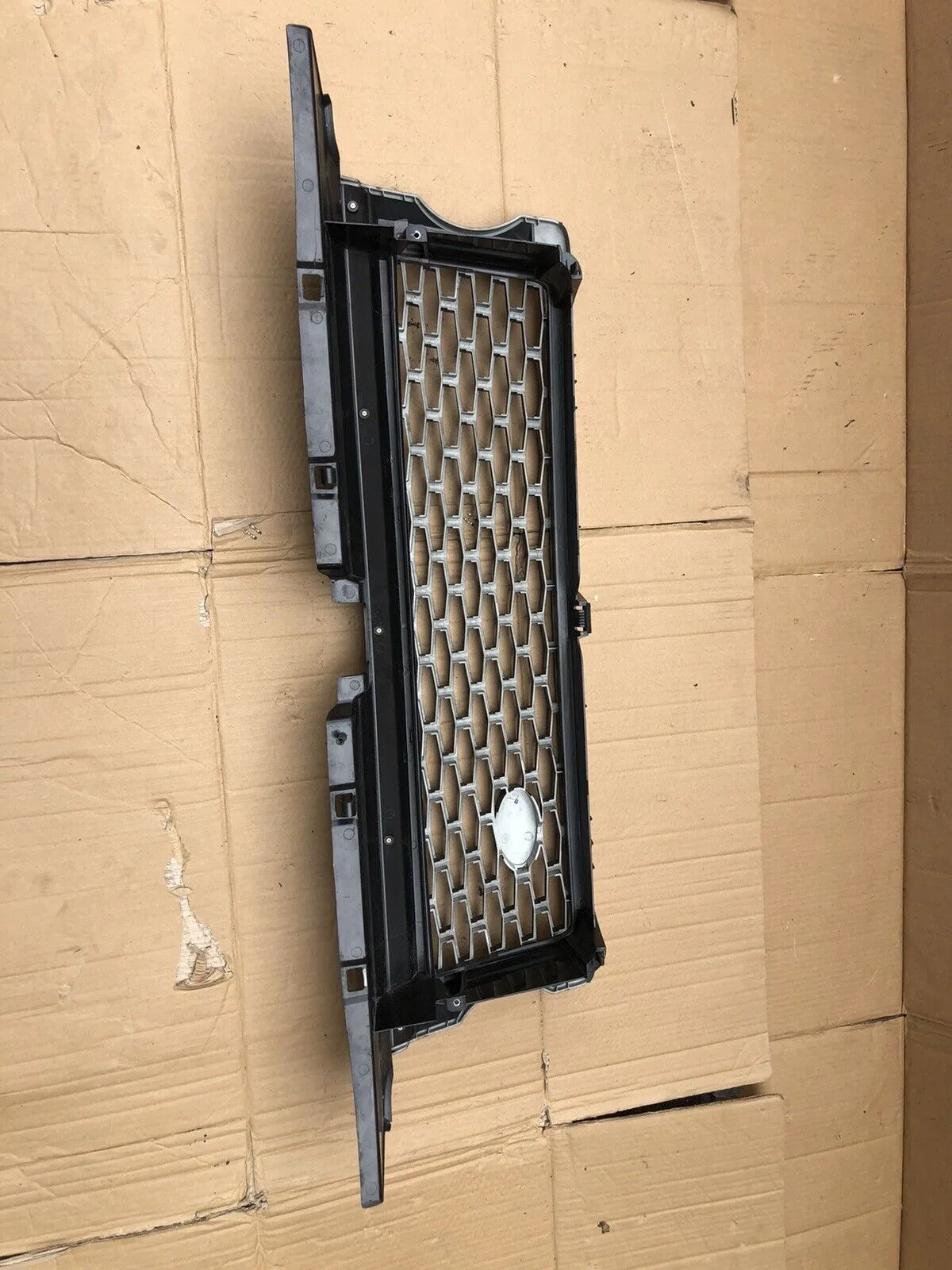 RANGE ROVER SPORT L320 2005-2009 FRONT BUMPER RADIATOR GRILLE DHB50044LEP - Image 7