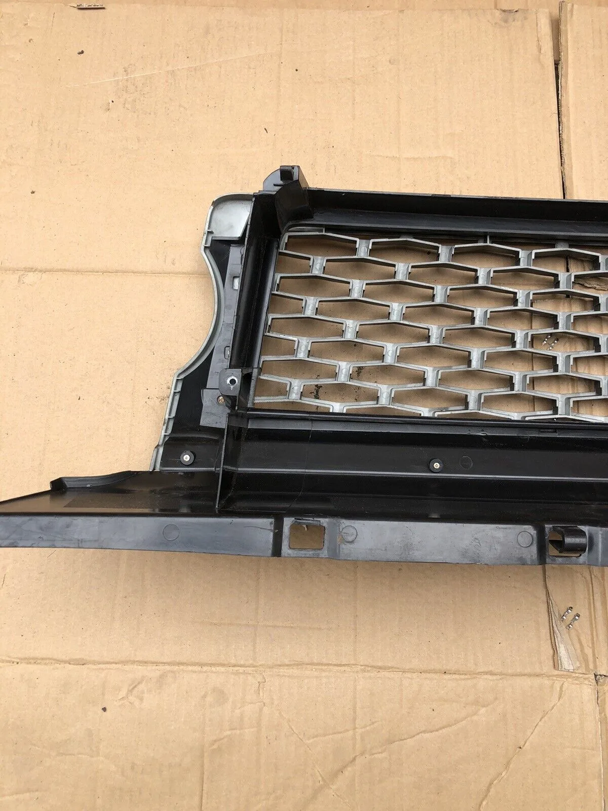 RANGE ROVER SPORT L320 2005-2009 FRONT BUMPER RADIATOR GRILLE DHB50044LEP - Image 8