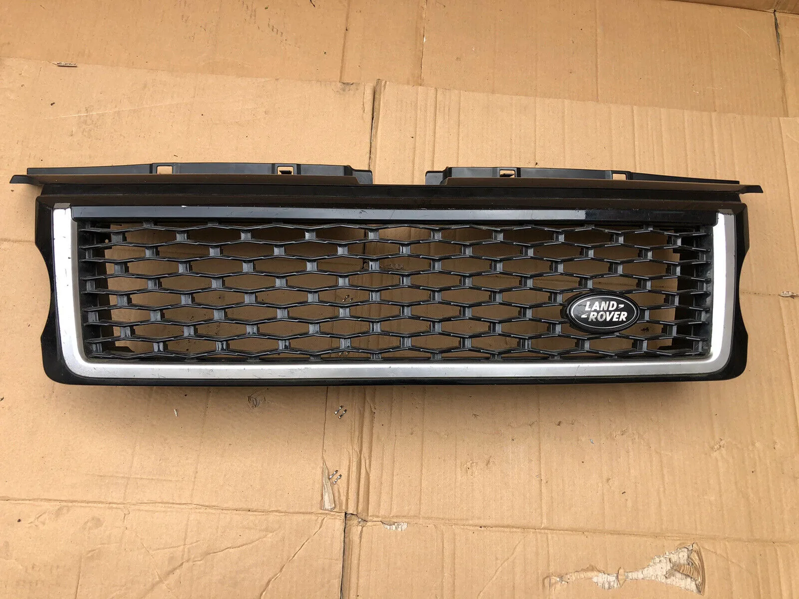 RANGE ROVER SPORT L320 2005-2009 FRONT BUMPER RADIATOR GRILLE DHB50044LEP