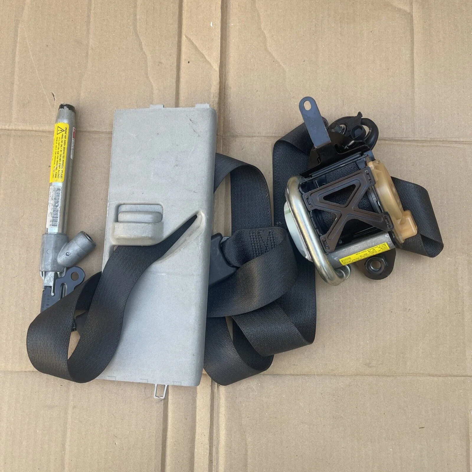 VAUXHALL INSIGNIA 08-17 FRONT LEFT PASSENGER SIDE SEAT BELT 3063932AA 306532310