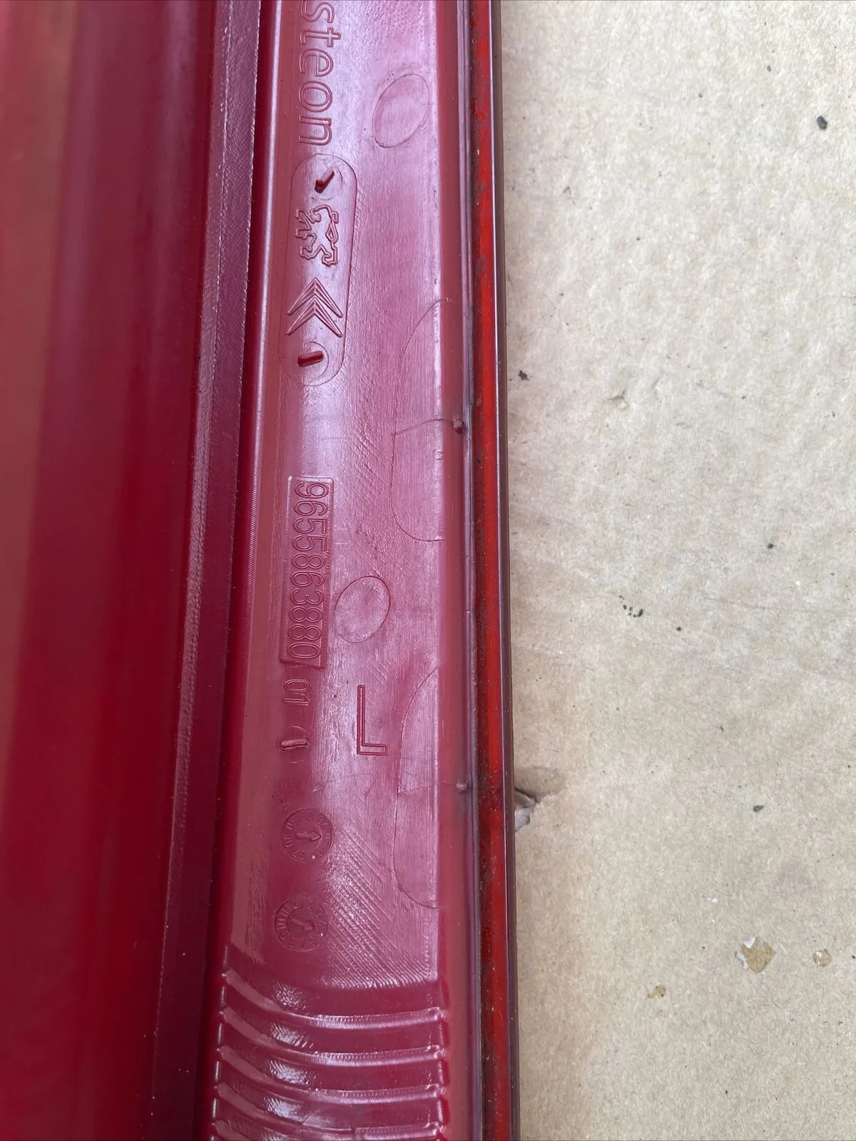 2005 CITROEN C4 LEFT PASSENGER SIDE REAR LIGHT REFLECTOR PART NUMBER 9655863880 - Image 3