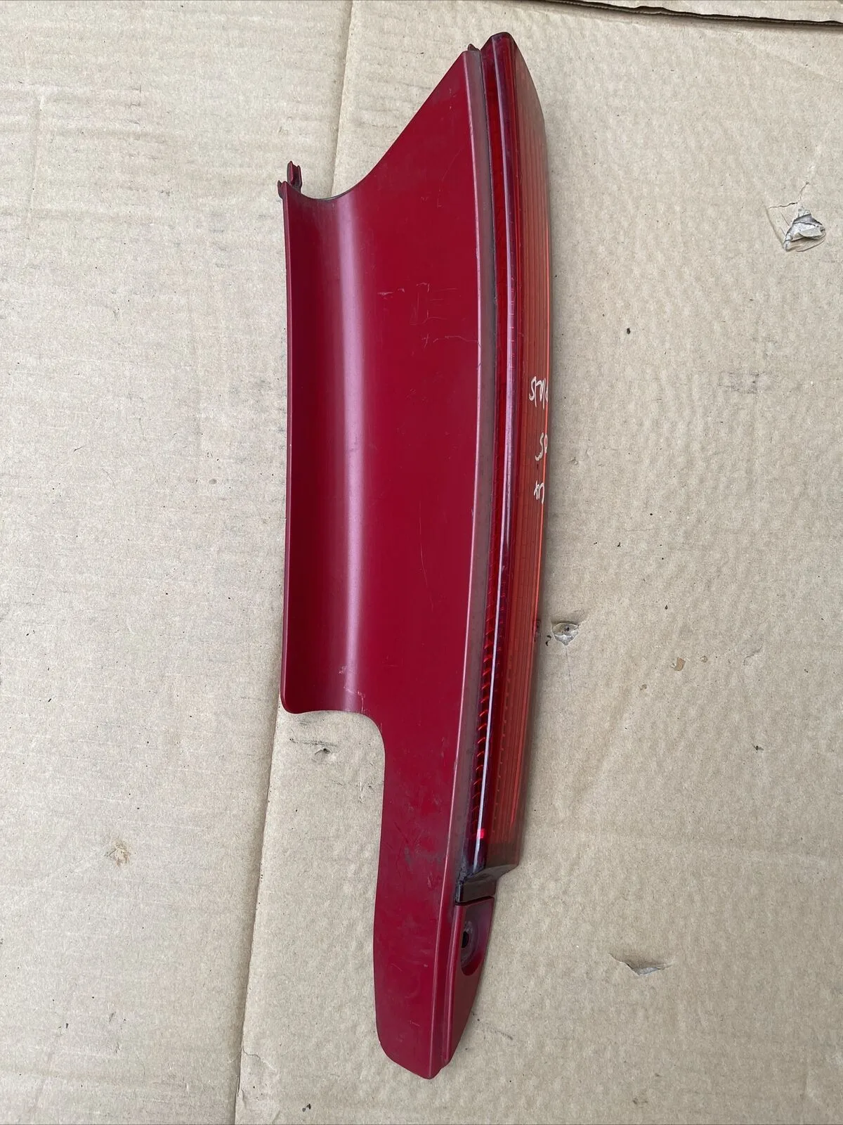2005 CITROEN C4 LEFT PASSENGER SIDE REAR LIGHT REFLECTOR PART NUMBER 9655863880