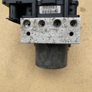 Alternative view of ALFA ROMEO 147 2008 ABS PUMP CONTROL MODULE UNIT 51753652 0265900321 0265233335