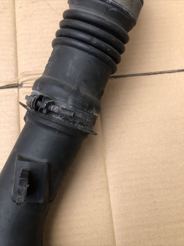 MAZDA 6 MK2 DIESEL AIR INTAKE HOSE PIPE GENUINE PART NUMBER R2AA13231 - Image 10