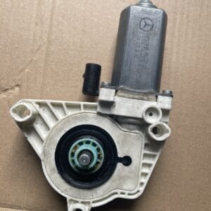 Alternative view of MERCEDES A W169 04-12 FRONT RIGHT DRIVER SIDE WINDOW MOTOR REGULATOR A1698281642