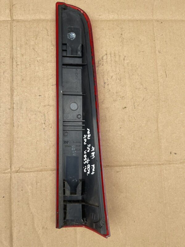 NISSAN NOTE 06-12 LEFT PASSENGER SIDE REAR TAIL LIGHT UPPER REFLECTOR 220-16752 - Image 2