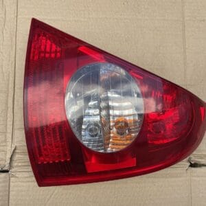 Alternative view of RENAULT CLIO II 2001-2009 RIGHT DRIVER SIDE REAR TAIL LIGHT 8200071414 X65PH2